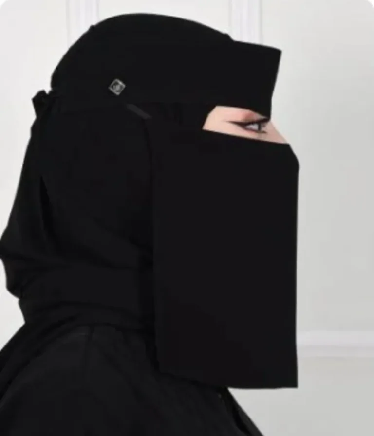 نقاب مطاط مائل مقوى